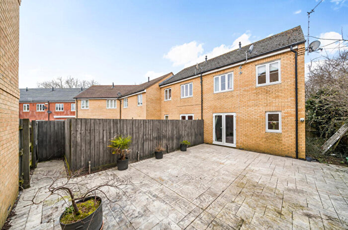 3 Bedroom End Of Terrace House For Sale In Damson Path, Taw Hill, Wiltshire, SN25