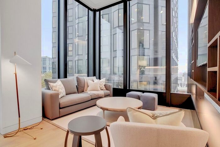 2 Bedroom Flat To Rent In Buckingham Gate, Westminster, SW1E