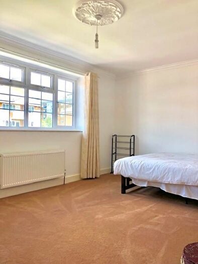 1 Bedroom Flat To Rent In Ernest Street, London, E1