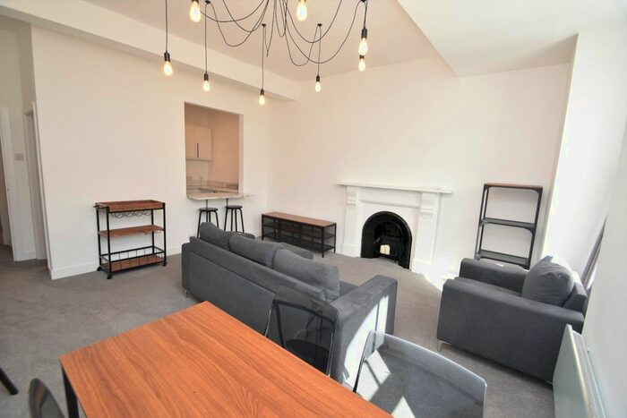 3 Bedroom Flat To Rent In Church Street, Falmouth, TR11