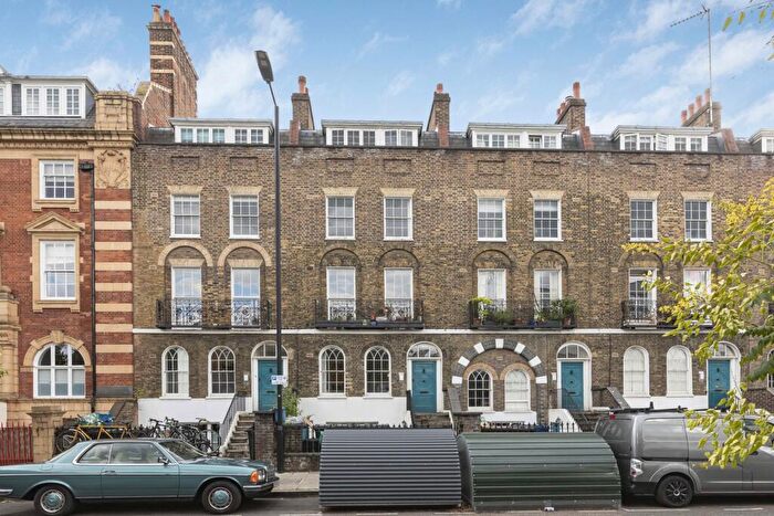 2 Bedroom Apartment For Sale In New North Road, London, N1