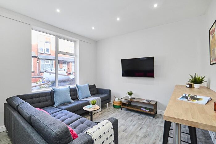 5 Bedroom House To Rent In Hartley Grove, Leeds, LS6