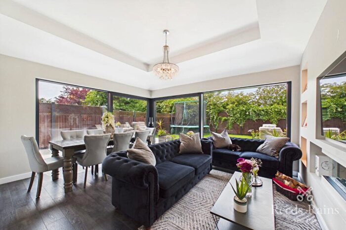 4 Bedroom Link Detached House For Sale In Meadow Park, Cabus, Preston, Lancashire, PR3