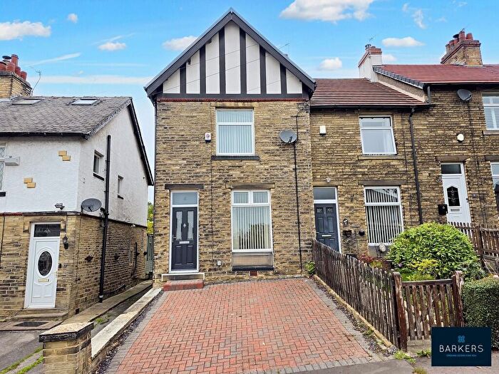 3 Bedroom End Of Terrace House For Sale In Highfield Avenue, Bailiff Bridge, Brighouse, HD6