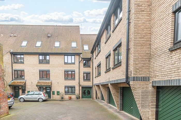 2 Bedroom Flat For Sale In Roaches Court, Norwich, NR3