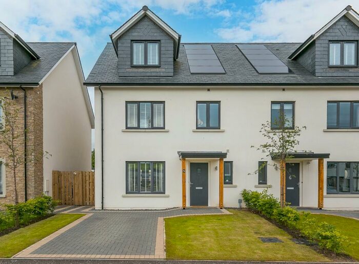 4 Bedroom Semi-Detached House For Sale In Viscount Drive, Eskbank, Dalkieth, EH22