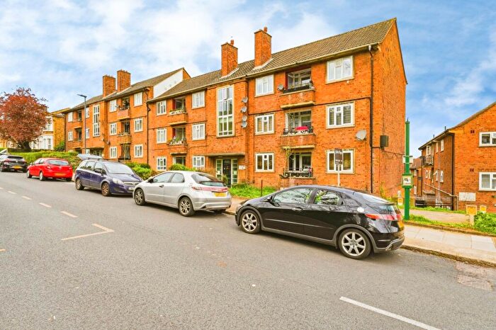 2 Bedroom Flat For Sale In Cantwell Road, London, SE18