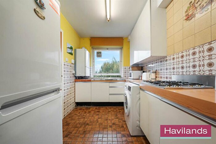 1 Bedroom Flat For Sale In Church Hill, London, N21