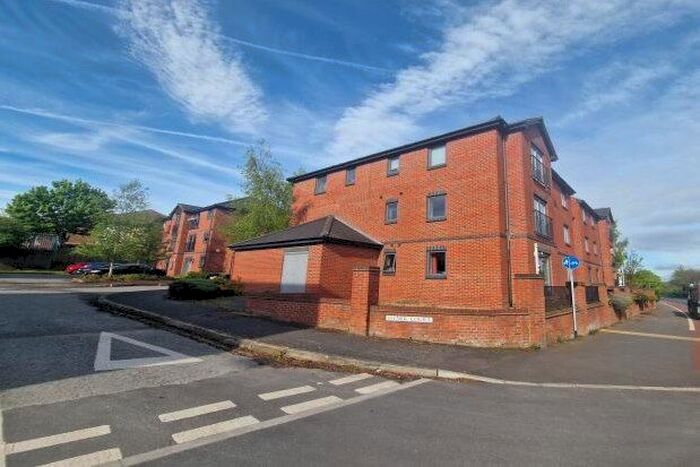 2 Bedroom Flat To Rent In Kilner Court, Doncaster, DN12