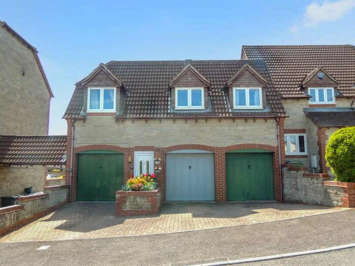 1 Bedroom Coach House To Rent In Belfry, Warmley, Bristol, BS30