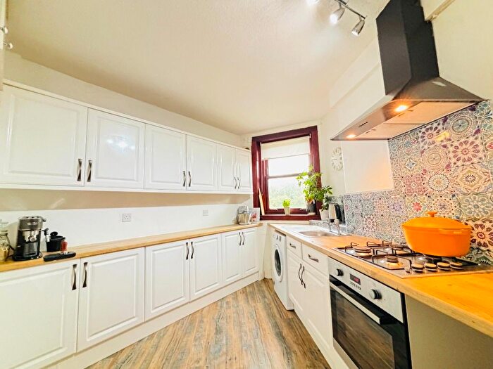 3 Bedroom Flat To Rent In Orchy Street, Cathcart, Glasgow, G44