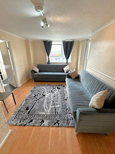 1 Bedroom Flat To Rent In Bonnington House, Ayley Croft, Enfield, Greater London, EN1