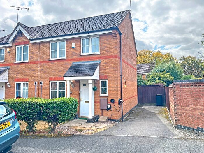 3 Bedroom End Of Terrace House For Sale In Strathern Road, Leicester, Leicestershire, LE3