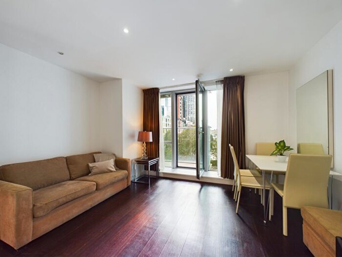 1 Bedroom Flat To Rent In Pan Peninsula East, Pan Peninsula Square, E14