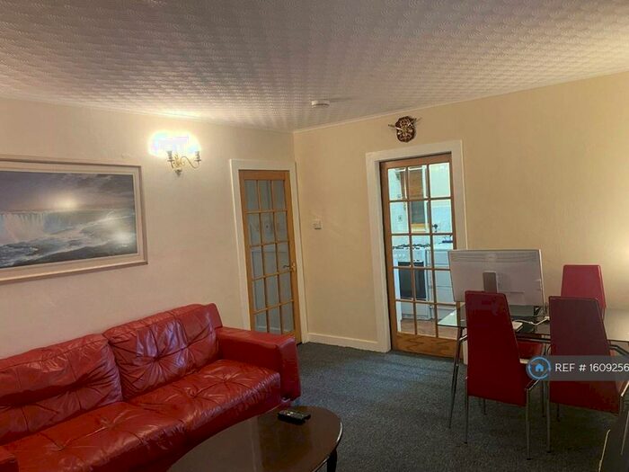 2 Bedroom Flat To Rent In Tullos Place, Aberdeen, AB11