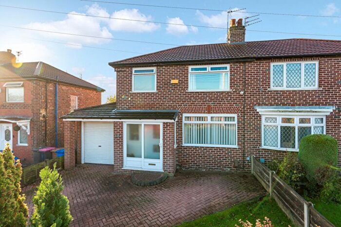 3 Bedroom Semi-Detached House For Sale In Manchester Road, Swinton, M27