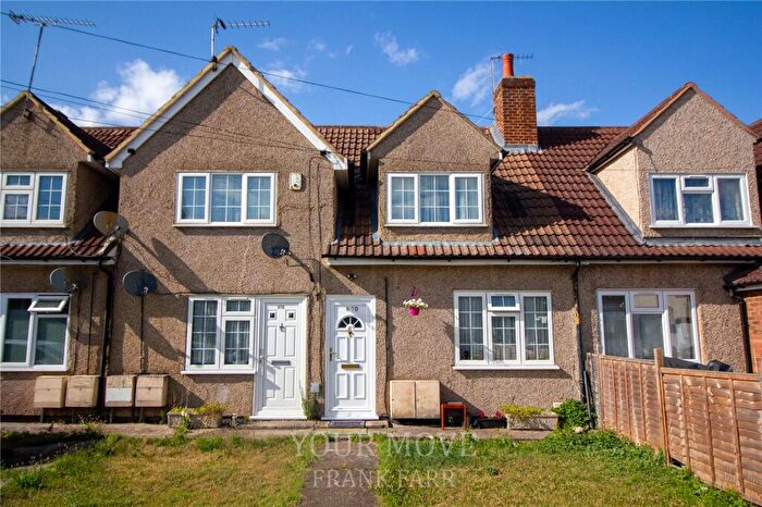 1 Bedroom Maisonette For Sale In Meadfield Road, Slough, Berkshire, SL3