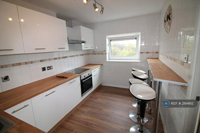 2 Bedroom Flat To Rent In Queensland House, London, E16