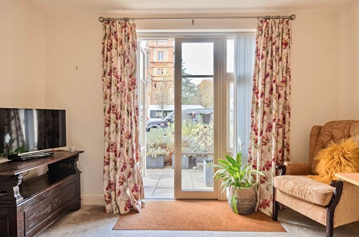 1 Bedroom Flat For Sale In Garnier Drive, Eastleigh, SO50