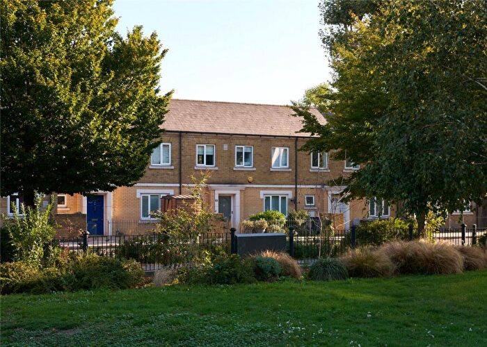 2 Bedroom Terraced House For Sale In Abbott Road, London, E14