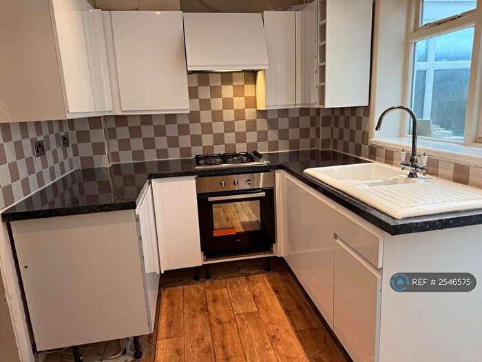 3 Bedroom Terraced House To Rent In Darnley Road, Strood, ME2