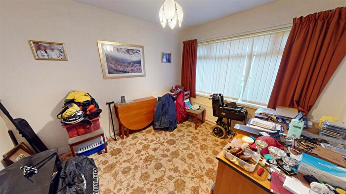 2 Bedroom Semi-Detached Bungalow For Sale In Fairhaven Road, Southport, PR9