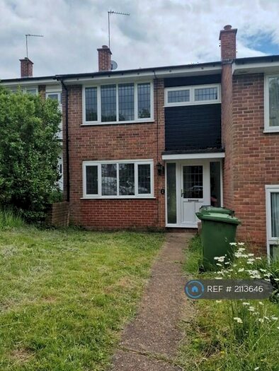 3 Bedroom Terraced House To Rent In Holbrook Close, Billericay, CM11