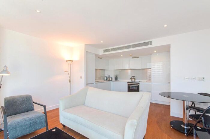 1 Bedroom Apartment To Rent In Landmark East Tower, Marsh Wall, London, E14