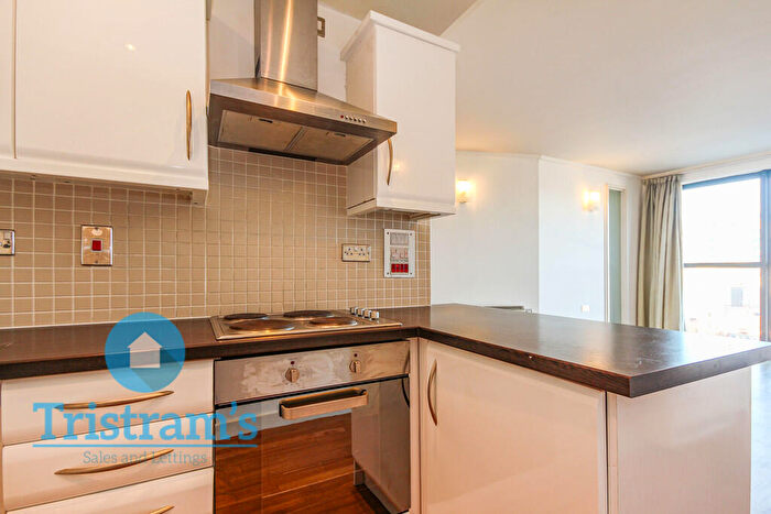 1 Bedroom Apartment To Rent In The Ice House, Bolero Square, NG1