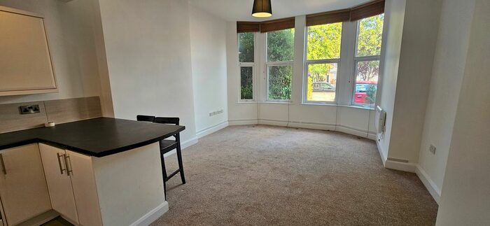 1 Bedroom Flat To Rent In Lennard Road, Beckenham, BR3