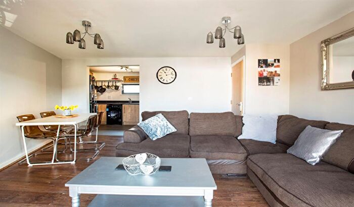 2 Bedroom Apartment To Rent In St Margarets Court, Maritime Quarter, Swansea, SA1