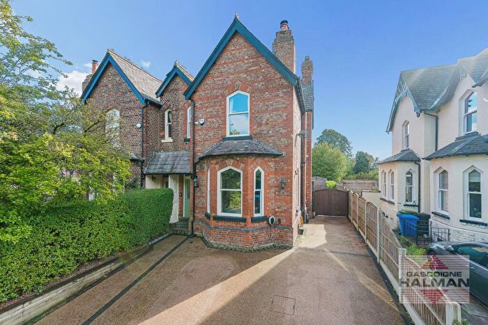 4 Bedroom Semi-Detached House For Sale In Hope Road, Sale, M33