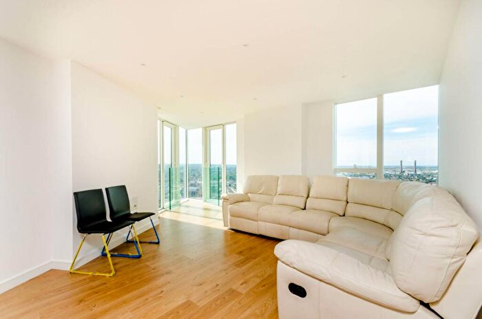 2 Bedroom Flat For Sale In Saffron Central Square, Croydon, CR0