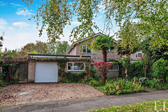 4 Bedroom Link Detached House For Sale In Newnham, Cambridge, CB3