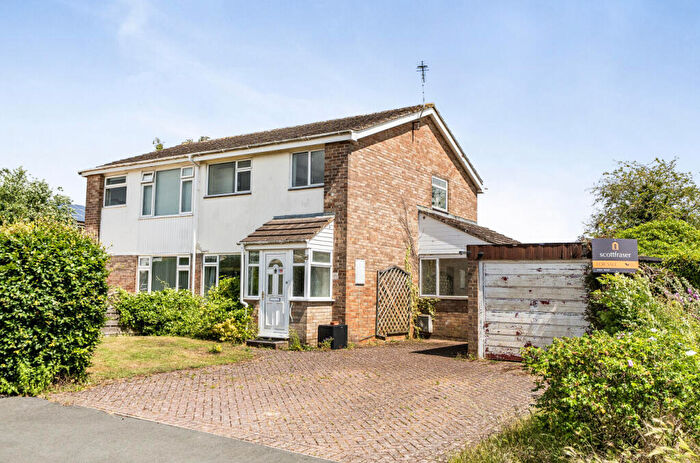 3 Bedroom Semi-Detached House For Sale In Quarry Road, Witney, Oxfordshire, OX28