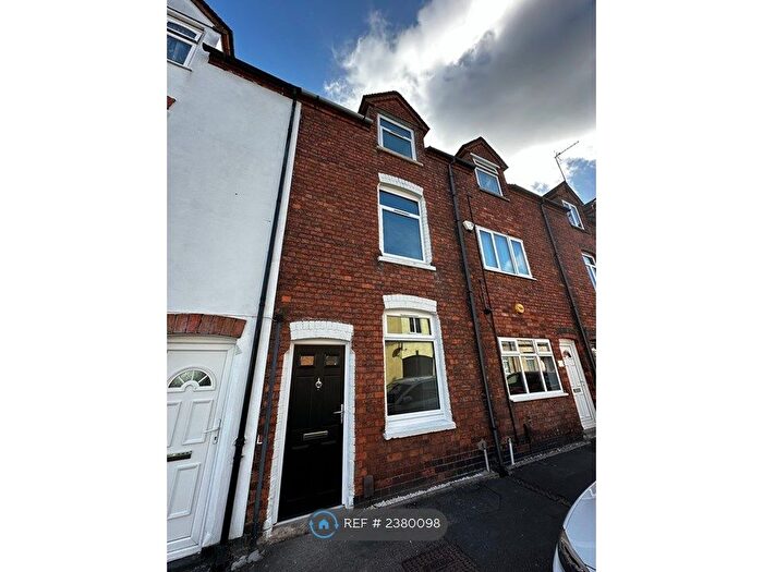 4 Bedroom Terraced House To Rent In Cross Street, Kettlebrook, Tamworth, B77