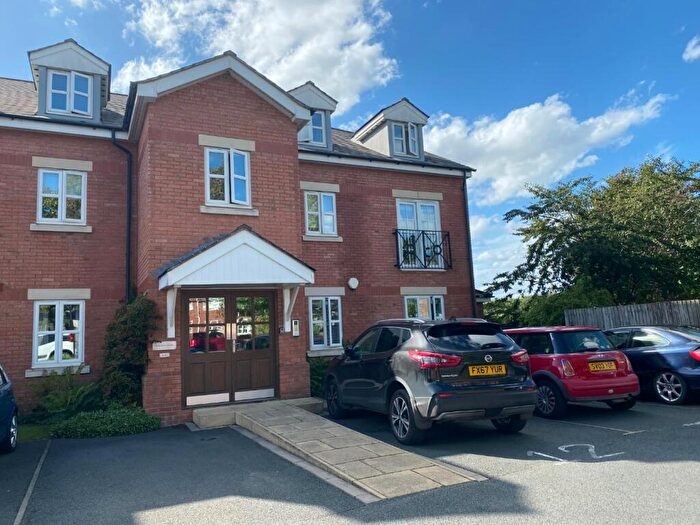2 Bedroom Apartment For Sale In Knights Court, Linen Street, Warwick, CV34