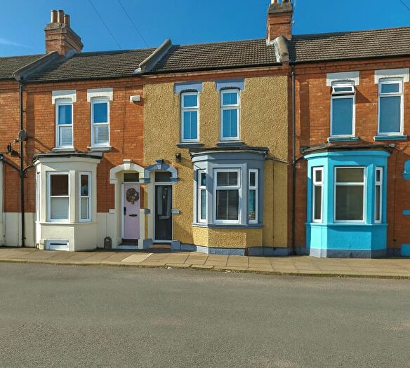 3 Bedroom Terraced House For Sale In Wycliffe Road, Abington, NN1