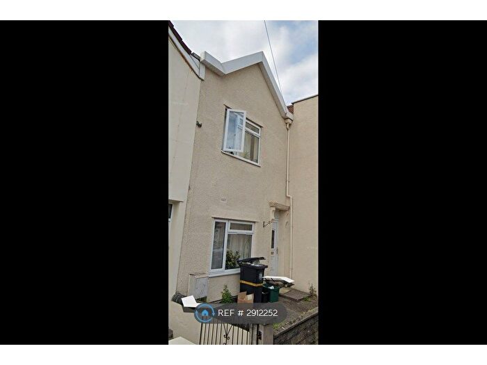 3 Bedroom Terraced House To Rent In Queen Street, Bristol, BS5