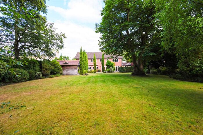 5 Bedroom Detached House To Rent In Ince Road, Hersham, Walton-on-Thames, Surrey, KT12
