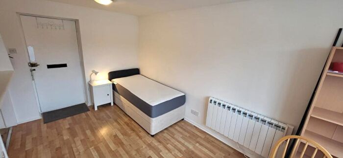 Studio To Rent In James Close, Wivenhoe, Colchester, CO7