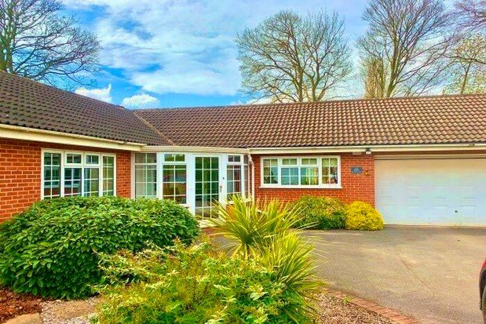 3 Bedroom Bungalow To Rent In Village Street, Nottingham, NG12