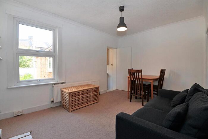 1 Bedroom Flat To Rent In Dawlish Road, Leyton, London, E10