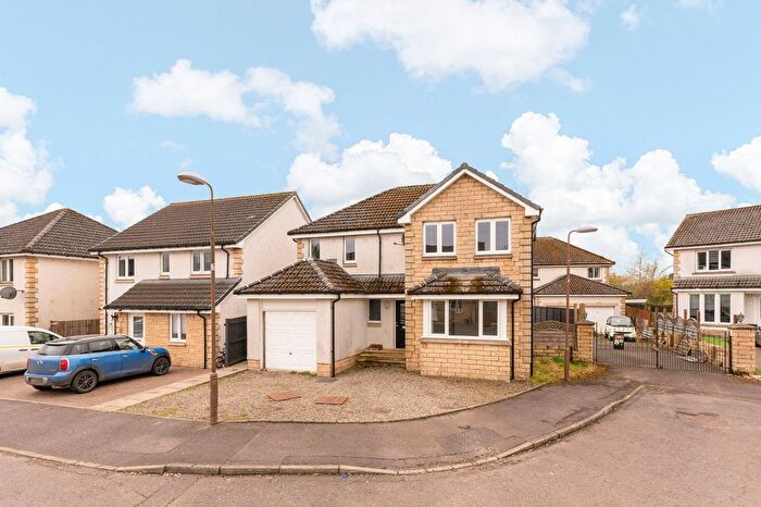 4 Bedroom Detached House For Sale In Ross Court, Addiewell, West Calder, EH55