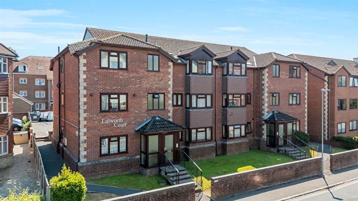 2 Bedroom Flat For Sale In Cranborne Road, Swanage, BH19
