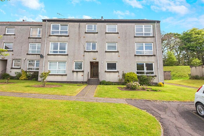2 Bedroom Flat For Sale In Buchanan Drive, Newton Mearns, Glasgow, East Renfrewshire, G77