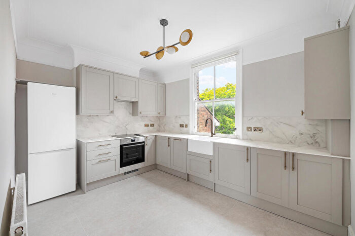 1 Bedroom Flat To Rent In Park Hall Road, London, SE21