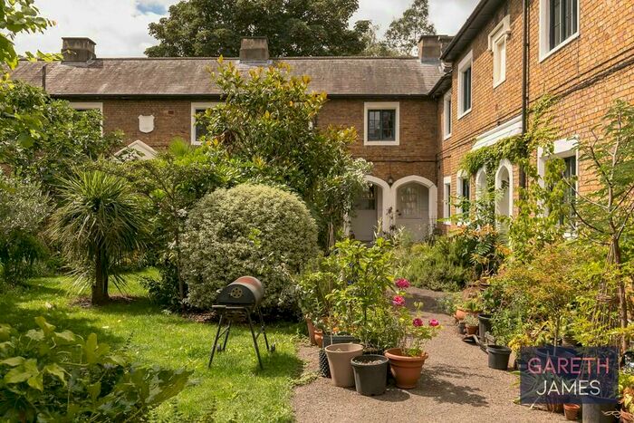 1 Bedroom Apartment To Rent In Pilgrims Cloisters, Sedgmoor Place, SE5