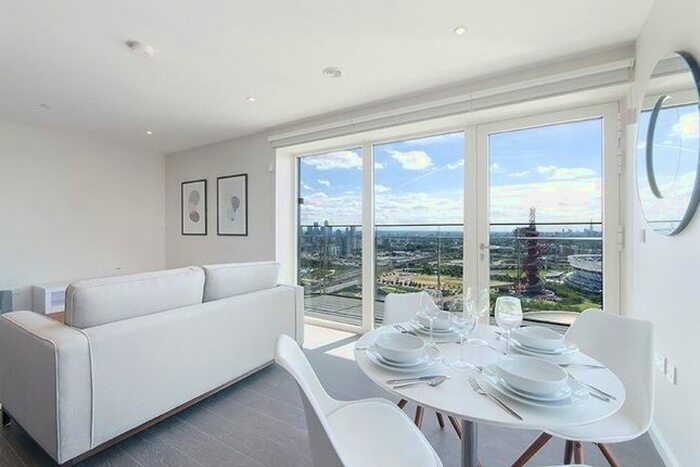 2 Bedroom Flat To Rent In Cassia Point, Glasshouse Gardens, Stratford, London, E20