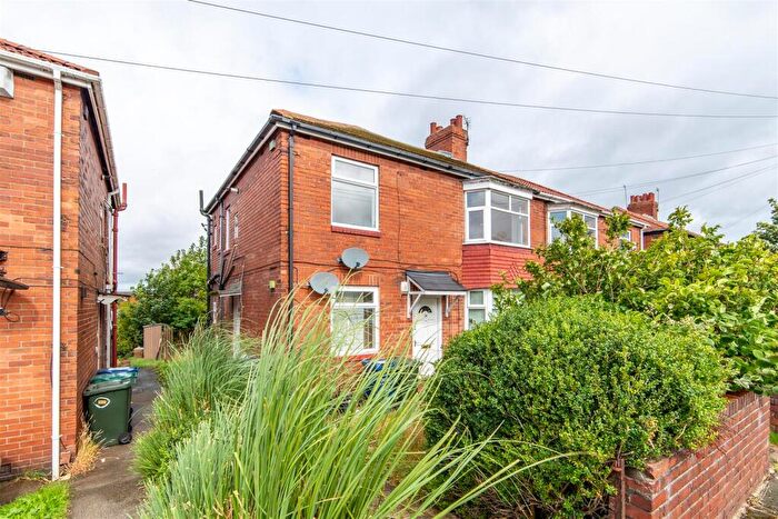 2 Bedroom Flat To Rent In Angerton Gardens, Newcastle Upon Tyne, NE5